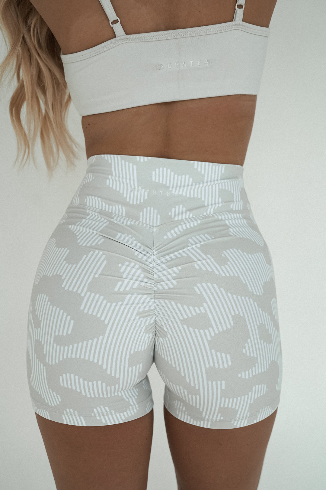 Girlfriend Lift Short - White Camo