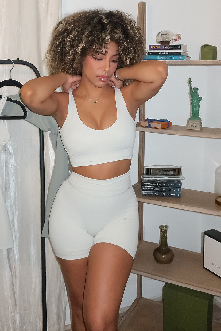 Girlfriend Midi Short - Whisper