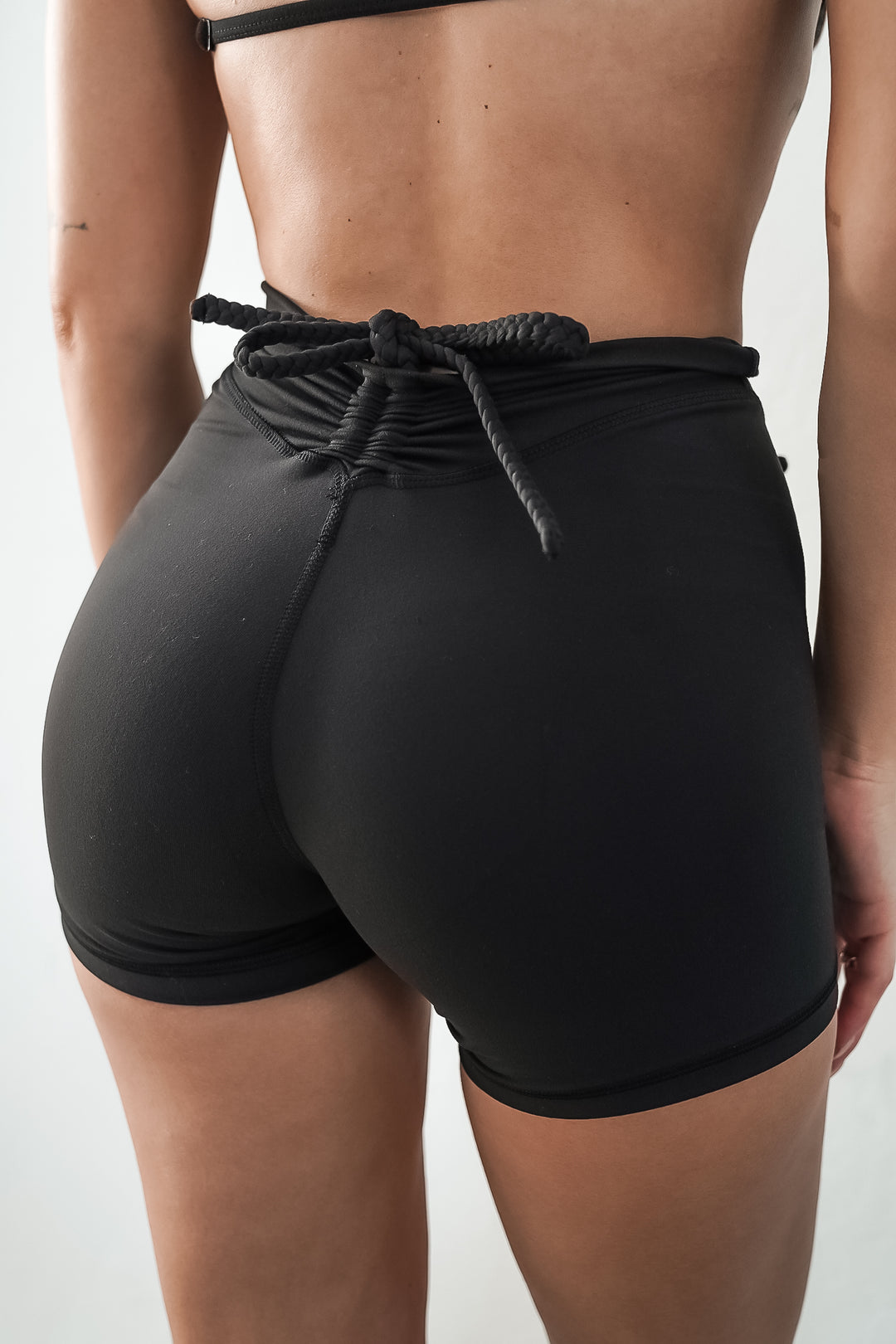 Everyday Ruched Icon Lift Short - Black