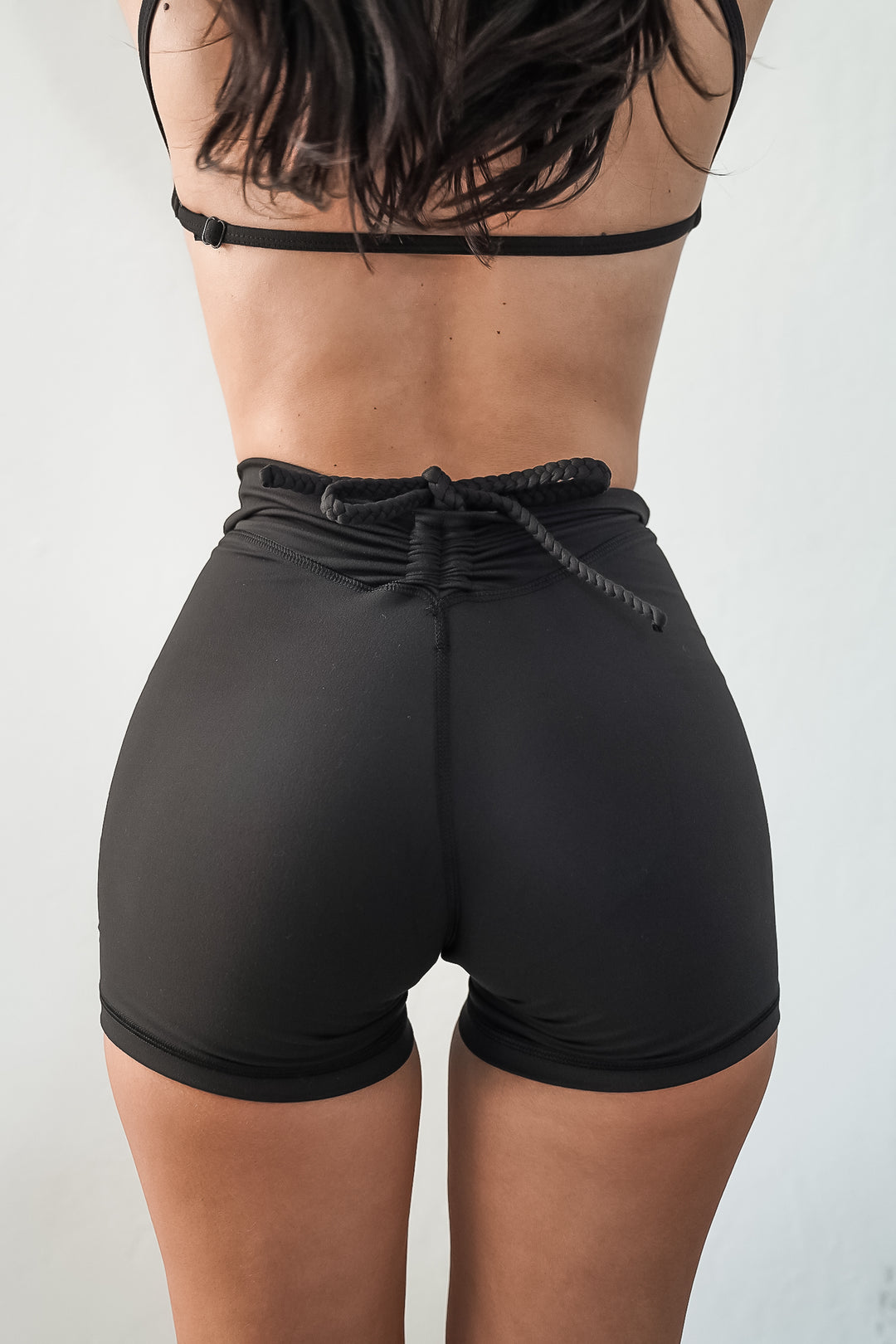 Everyday Ruched Icon Lift Short - Black