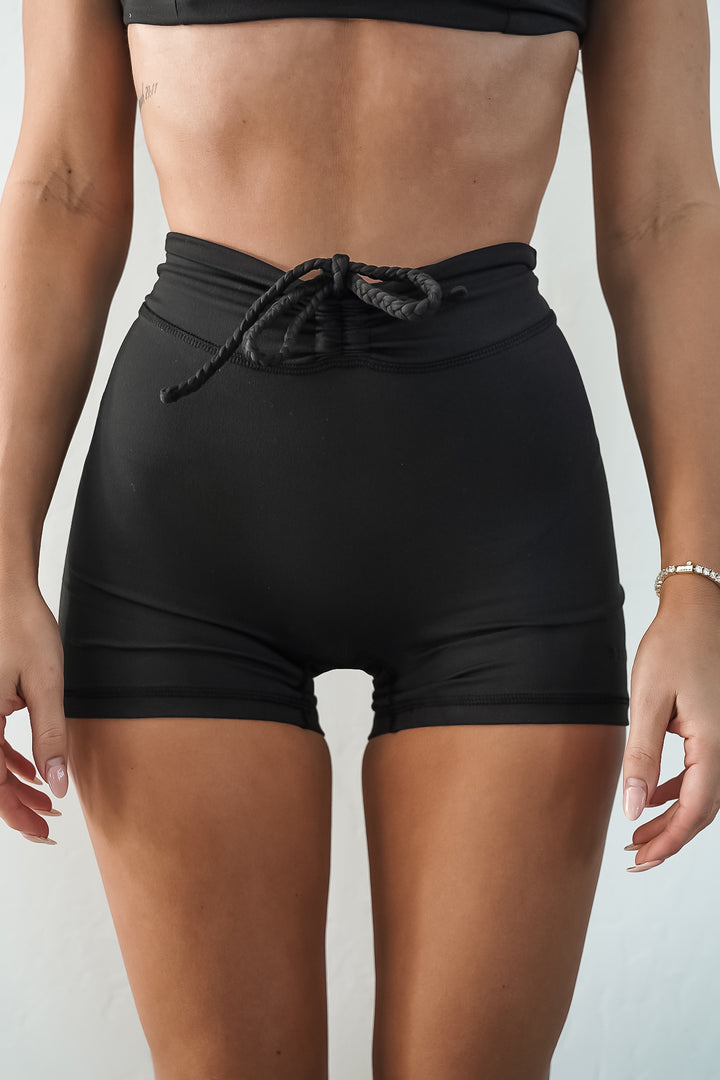 Everyday Ruched Icon Lift Short - Black