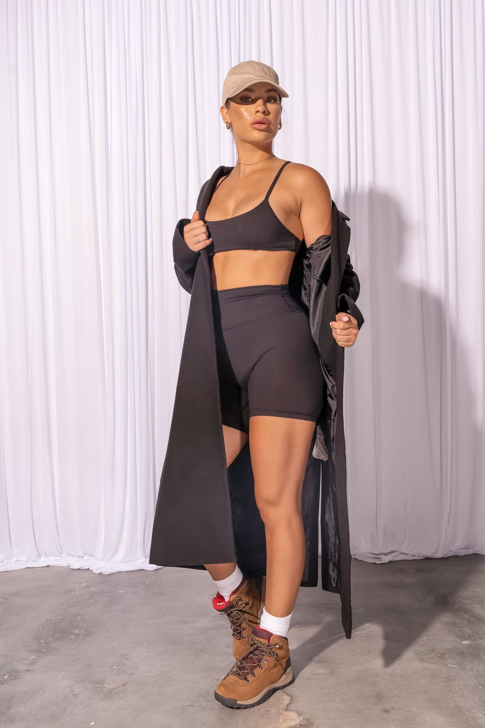Everyday Icon Midi Short - Black
